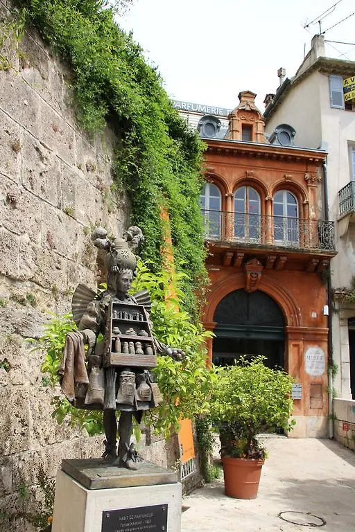 Auberge des toqués Pégomas 2*,